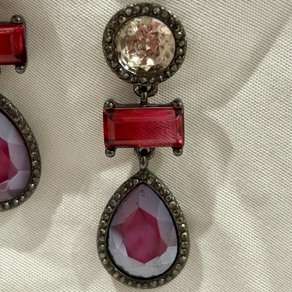 WHBM Elegant Earring and Necklace Set - Picture 8 of 8